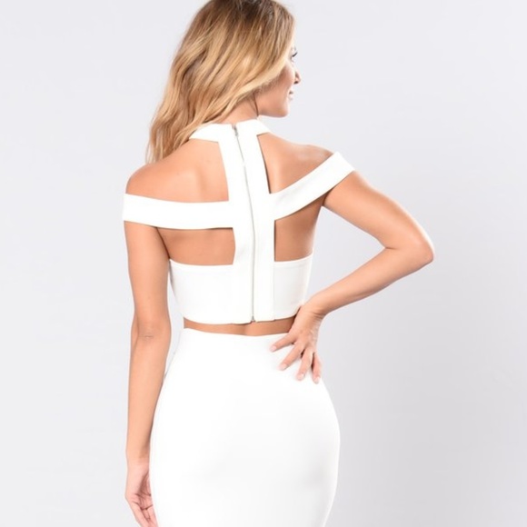 SHOWSTOPPER! White Cutout Crop Top - Picture 6 of 7